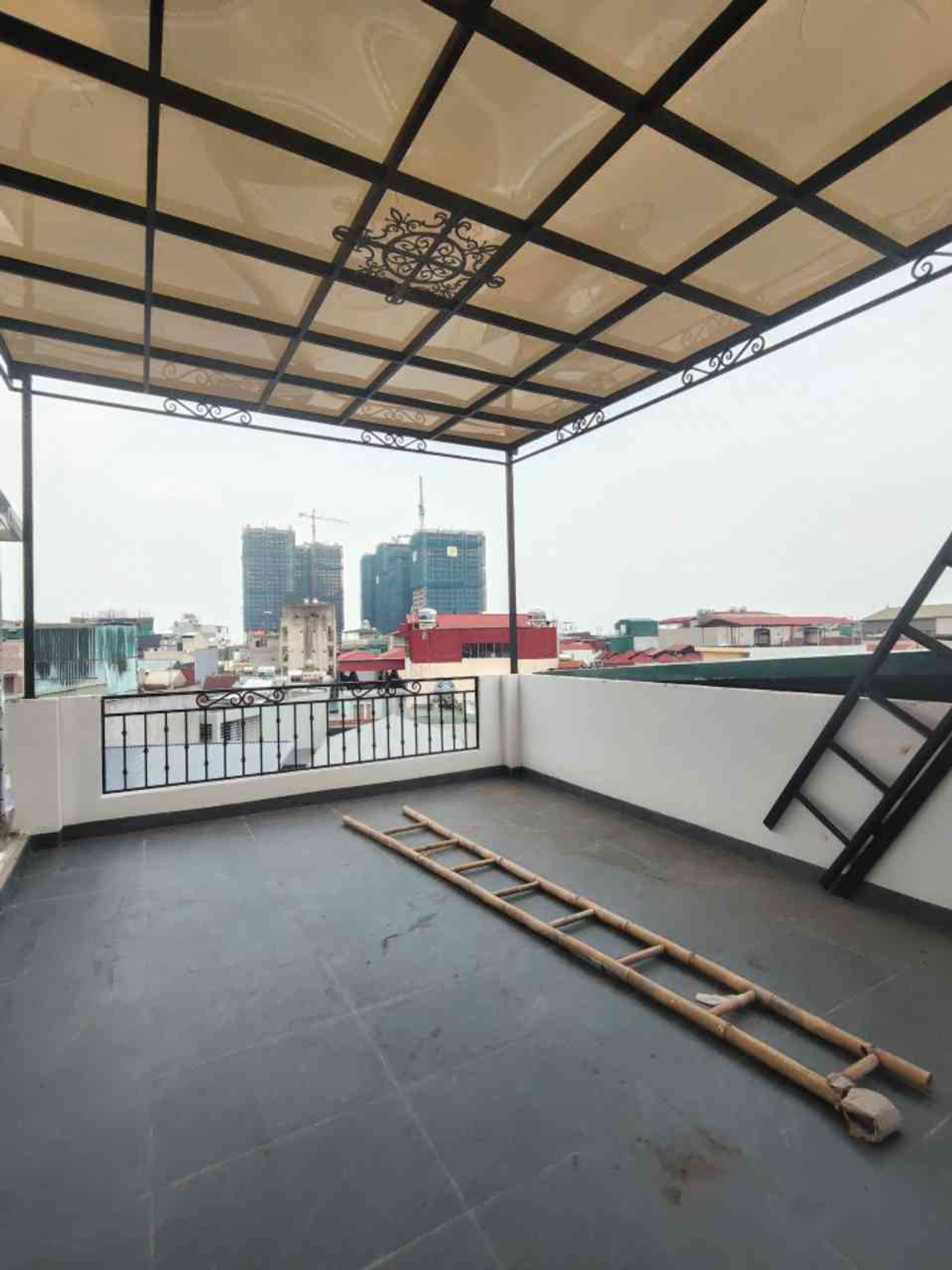 Bán nhà Bằng Liệt - diện tích 35m2 6 tầng - ô tô đỗ cửa - giá 11,8 tỷ