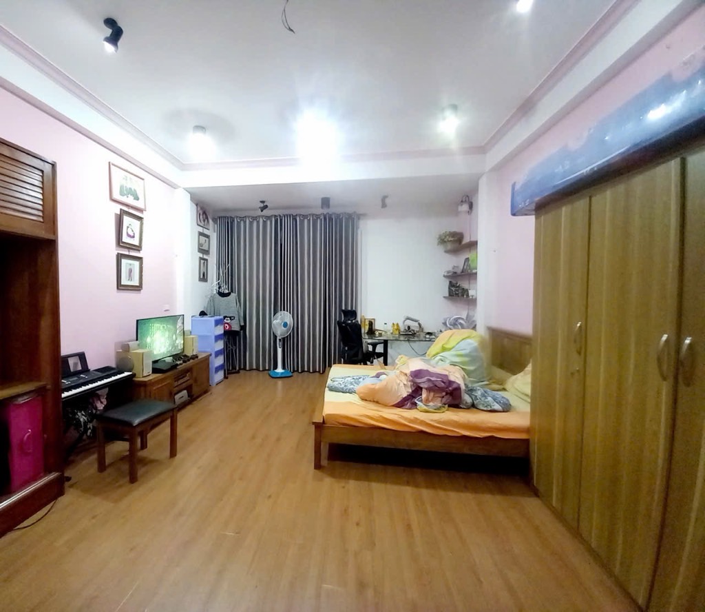Bán nhà Nguyễn Khoái - diện tích 76m2 4 tầng - ô tô đỗ cổng - giá 15,2 tỷ