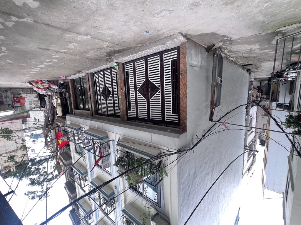 Bán nhà Nguyễn Khoái - diện tích 76m2 4 tầng - ô tô đỗ cổng - giá 15,2 tỷ