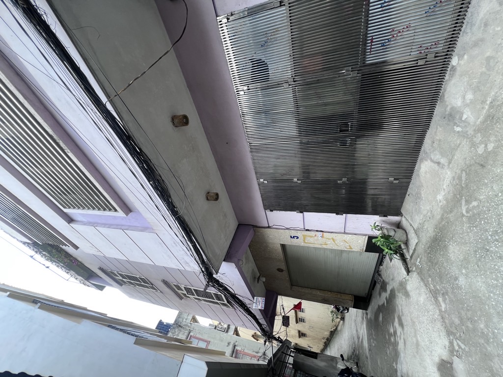 Bán nhà Nguyễn Khoái - diện tích 76m2 4 tầng - ô tô đỗ cổng - giá 15,2 tỷ