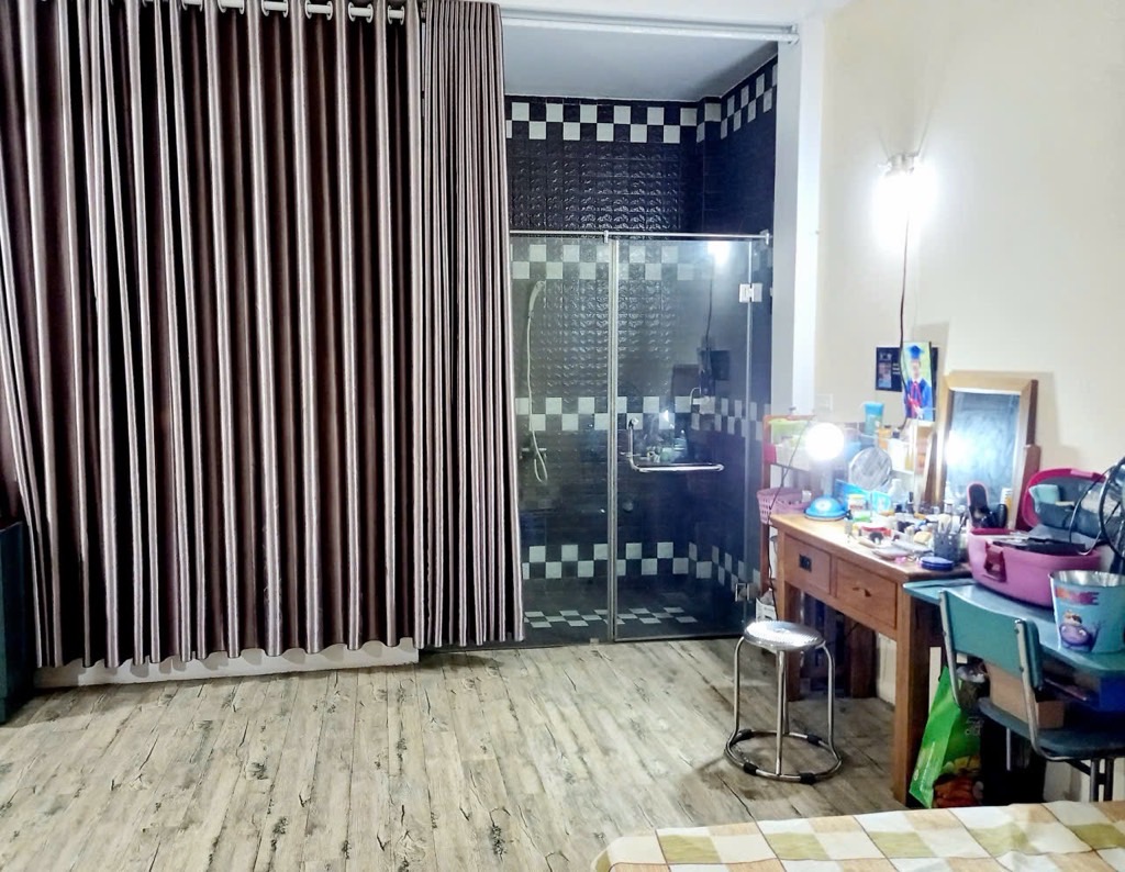 Bán nhà Nguyễn Khoái - diện tích 76m2 4 tầng - ô tô đỗ cổng - giá 15,2 tỷ