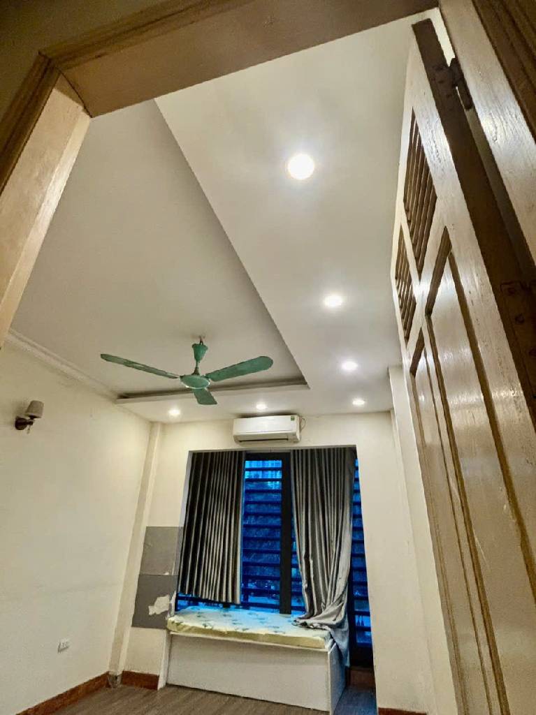 Bán nhà Trần Khát Chân - diện tích 18m2 4 tầng - Mặt phố kinh doanh đỉnh - giá 14,7 tỷ