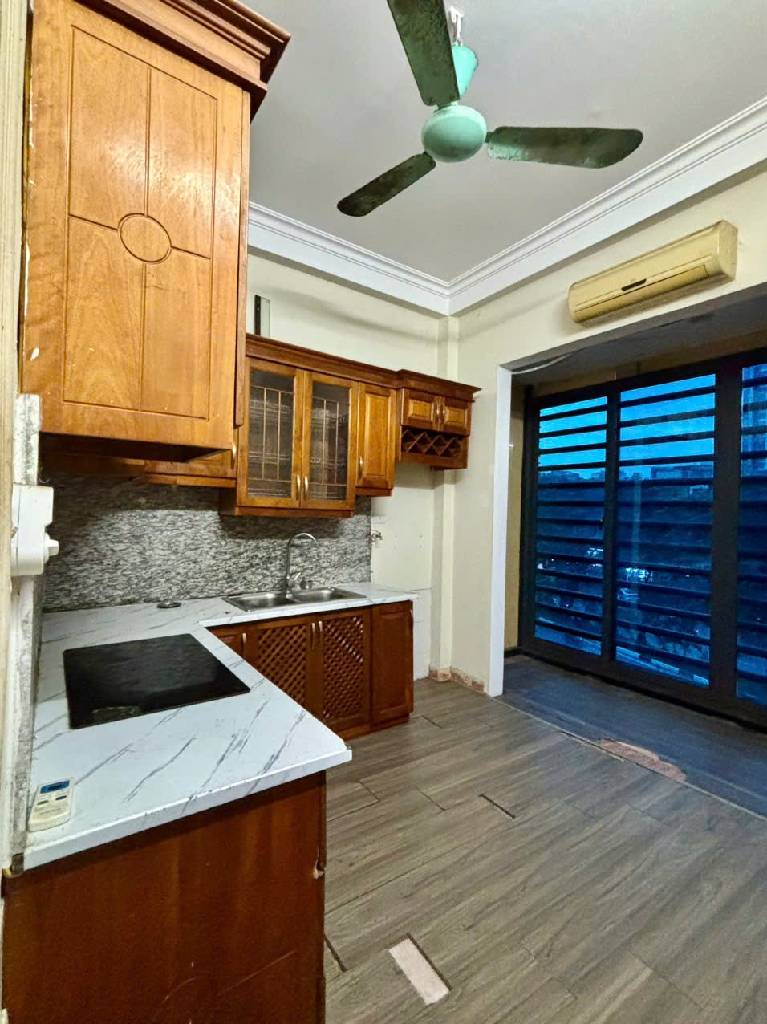 Bán nhà Trần Khát Chân - diện tích 18m2 4 tầng - Mặt phố kinh doanh đỉnh - giá 14,7 tỷ