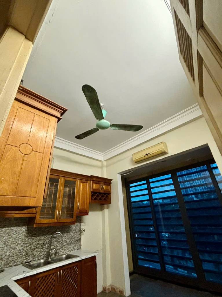 Bán nhà Trần Khát Chân - diện tích 18m2 4 tầng - Mặt phố kinh doanh đỉnh - giá 14,7 tỷ
