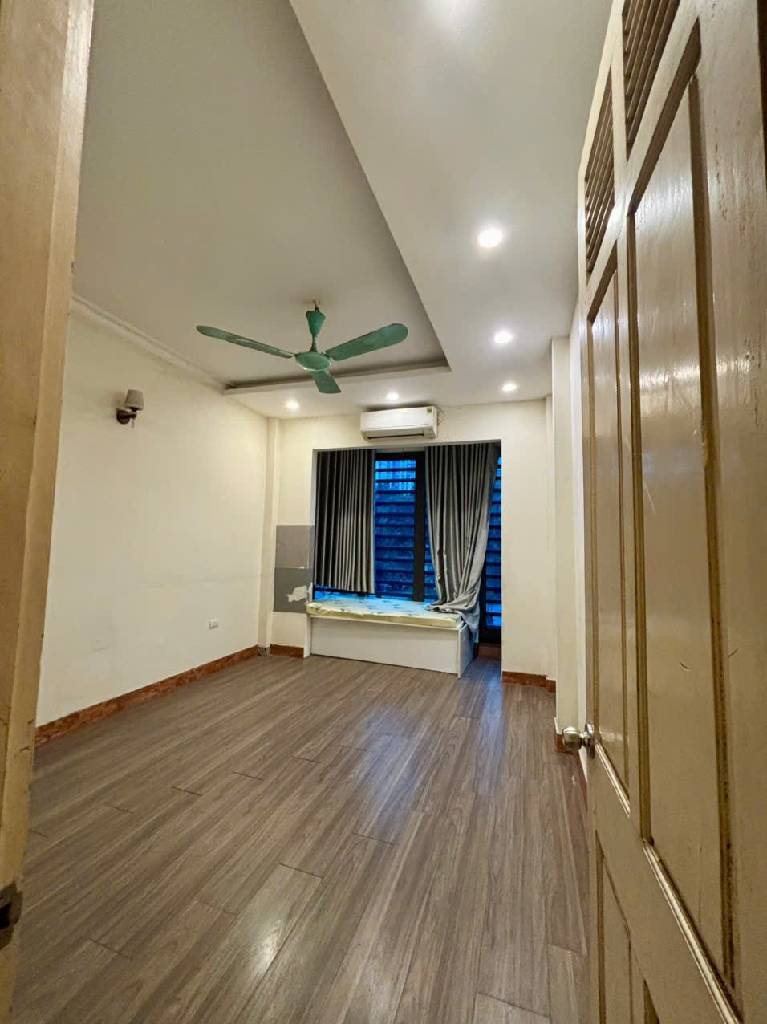 Bán nhà Trần Khát Chân - diện tích 18m2 4 tầng - Mặt phố kinh doanh đỉnh - giá 14,7 tỷ