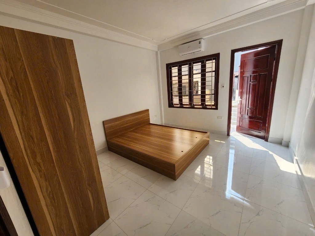 Bán nhà Minh Khai - diện tích 56m2 5 tầng - Ô tô đỗ cửa - giá 11,5 tỷ