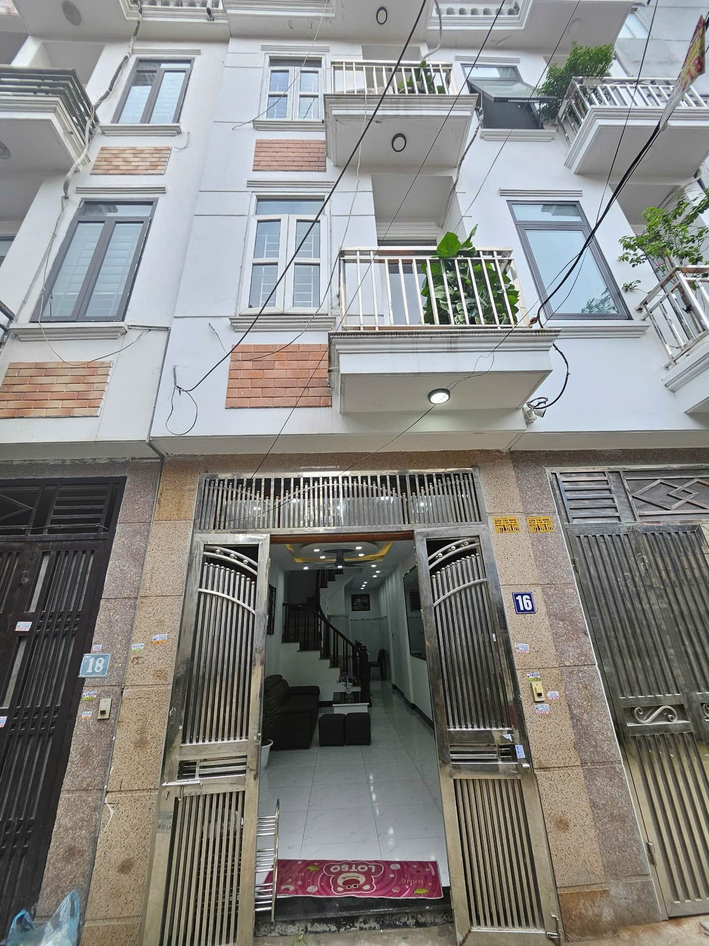Bán nhà Đại Từ - diện tích 40m2 4 tầng - Nhà đẹp hiếm có - giá 9,35 tỷ