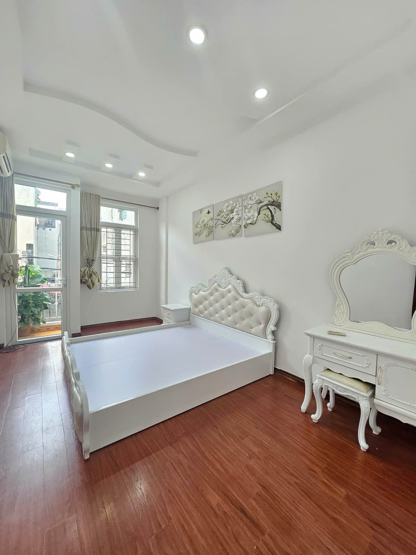 Bán nhà Đại Từ - diện tích 40m2 4 tầng - Nhà đẹp hiếm có - giá 9,35 tỷ