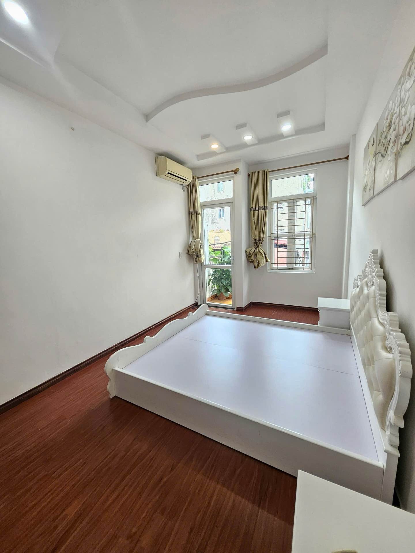 Bán nhà Đại Từ - diện tích 40m2 4 tầng - Nhà đẹp hiếm có - giá 9,35 tỷ