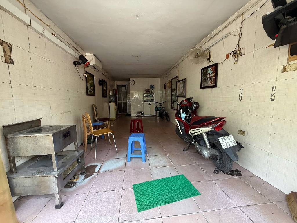 Bán nhà Minh Khai - diện tích 46m2 3 tầng - Nhà đẹp, vỉa hè rộng - giá 11,2 tỷ