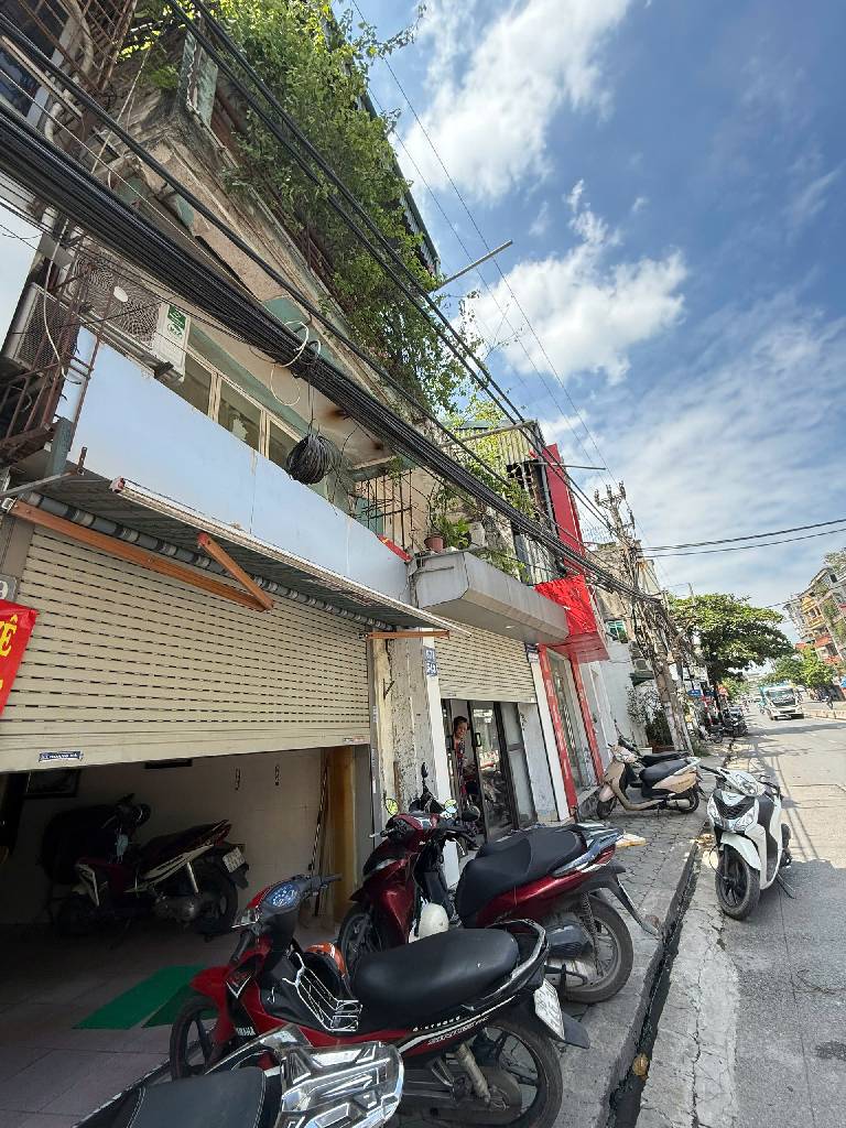 Bán nhà Minh Khai - diện tích 46m2 3 tầng - Nhà đẹp, vỉa hè rộng - giá 11,2 tỷ