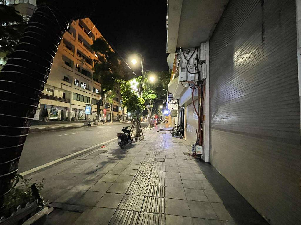 Bán nhà Bà Triệu - diện tích 314m2 5 tầng - Mặt tiền khủng 12m - giá 500 tỷ