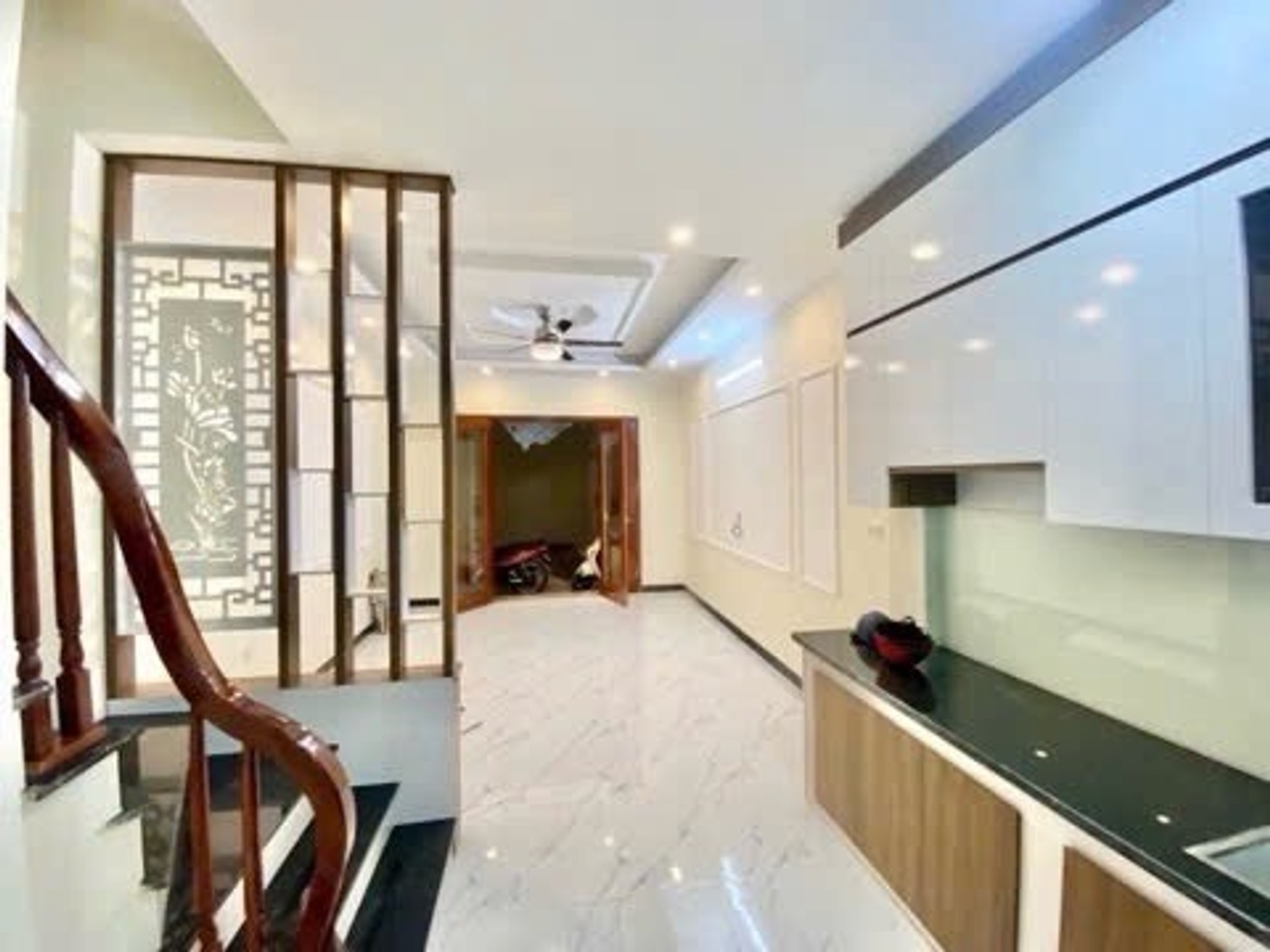Bán nhà Thanh Lân - diện tích 31m2 5 tầng - Nhà mới đẹp hiện đại - giá 4,2 tỷ