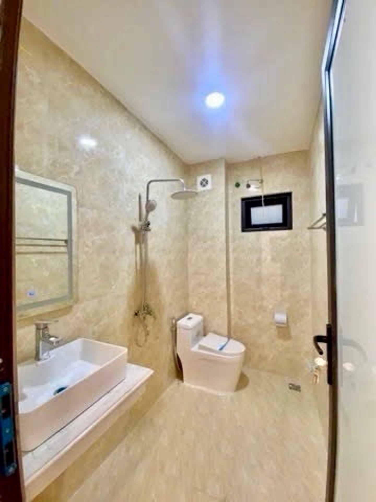 Bán nhà Thanh Lân - diện tích 31m2 5 tầng - Nhà mới đẹp hiện đại - giá 4,2 tỷ
