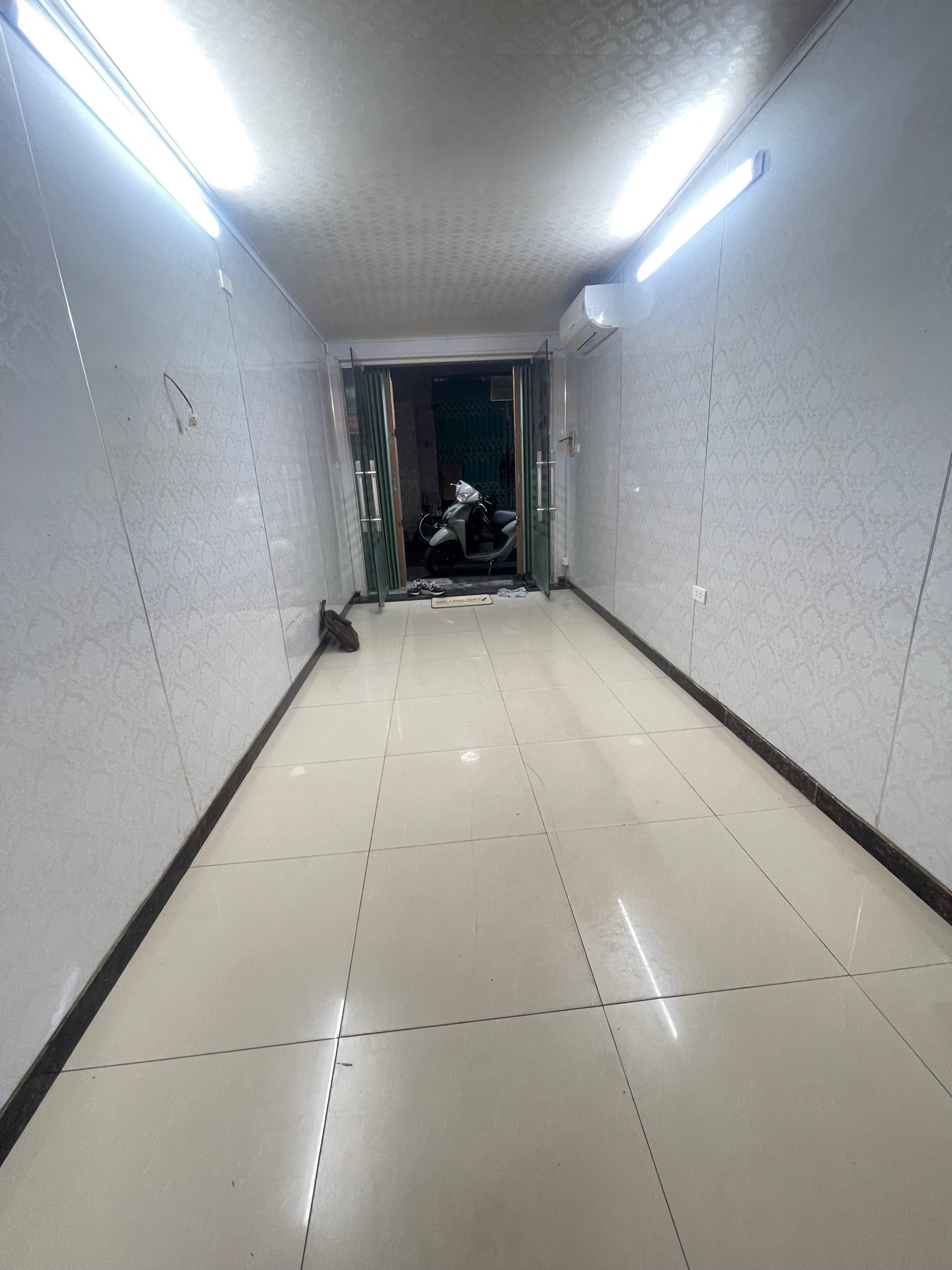 Bán nhà Bùi Ngọc Dương - diện tích 41m2 1 tầng - nhà bao gồm 1 tầng để kinh doanh - giá 4,25 tỷ