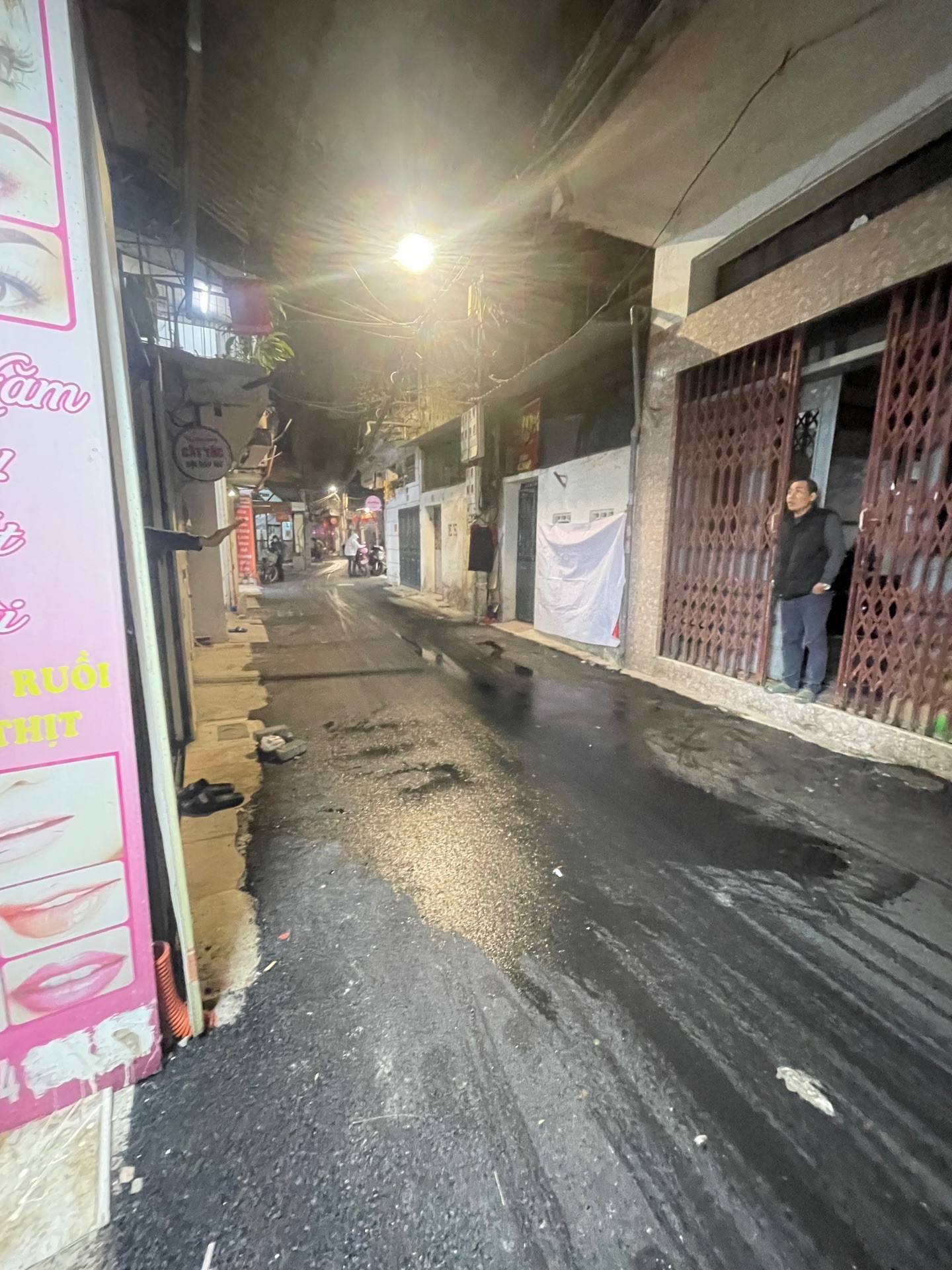 Bán nhà Bùi Ngọc Dương - diện tích 41m2 1 tầng - nhà bao gồm 1 tầng để kinh doanh - giá 4,25 tỷ