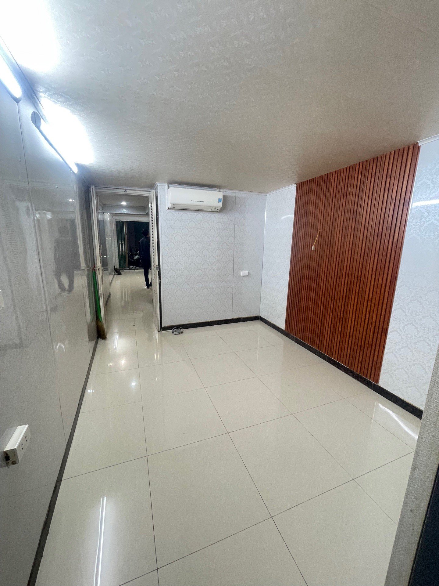 Bán nhà Bùi Ngọc Dương - diện tích 41m2 1 tầng - nhà bao gồm 1 tầng để kinh doanh - giá 4,25 tỷ