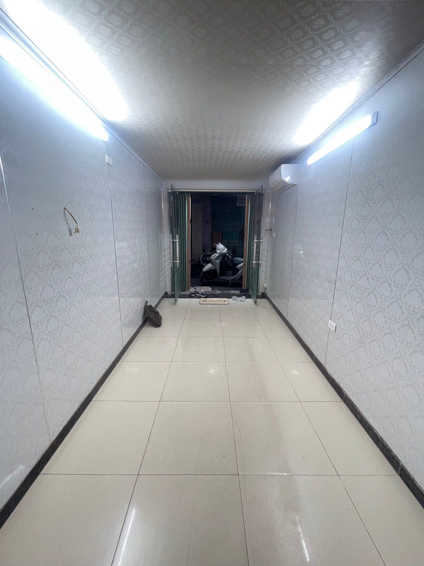 Bán nhà Bùi Ngọc Dương - diện tích 41m2 1 tầng - nhà bao gồm 1 tầng để kinh doanh - giá 4,25 tỷ