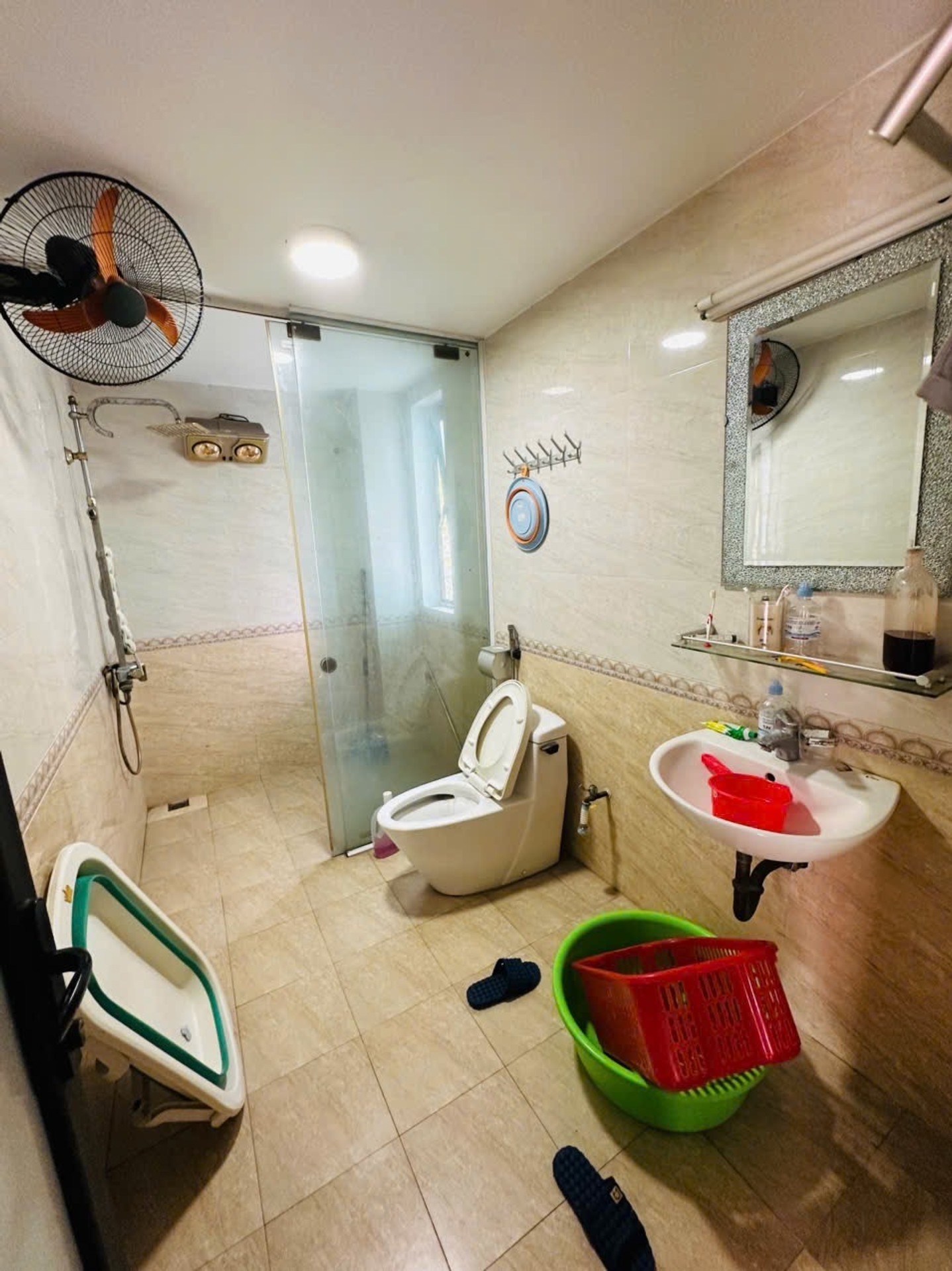 Bán nhà Hoàng Mai - diện tích 68m2 5 tầng - MẶT PHỐ - KINH DOANH - LÔ GÓC 3 MẶT THOÁNG - giá 30 tỷ