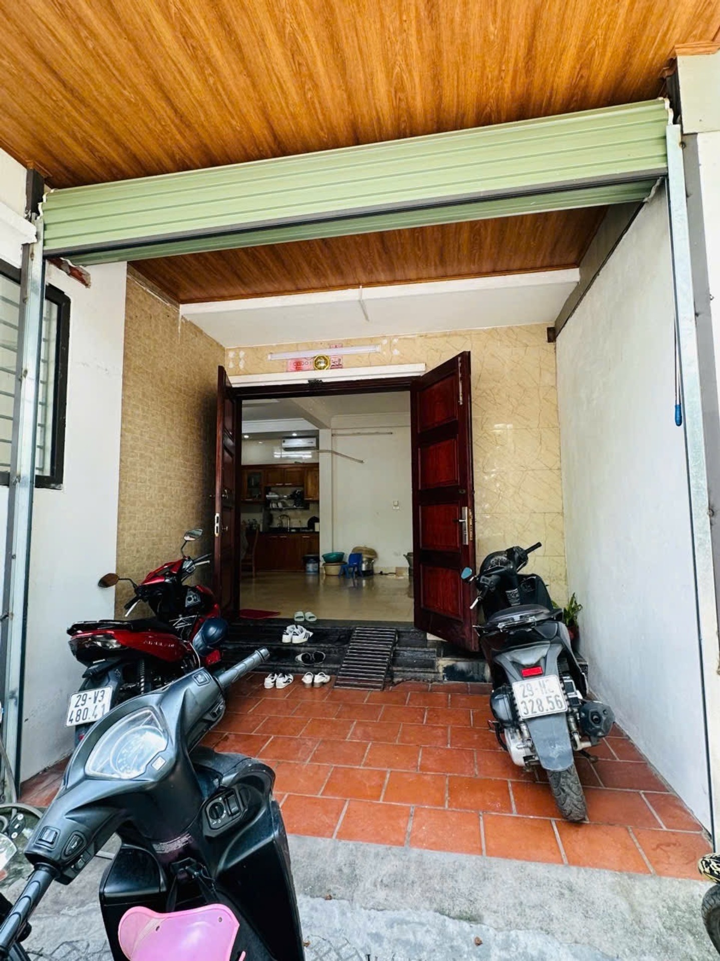 Bán nhà Hoàng Mai - diện tích 68m2 5 tầng - MẶT PHỐ - KINH DOANH - LÔ GÓC 3 MẶT THOÁNG - giá 30 tỷ