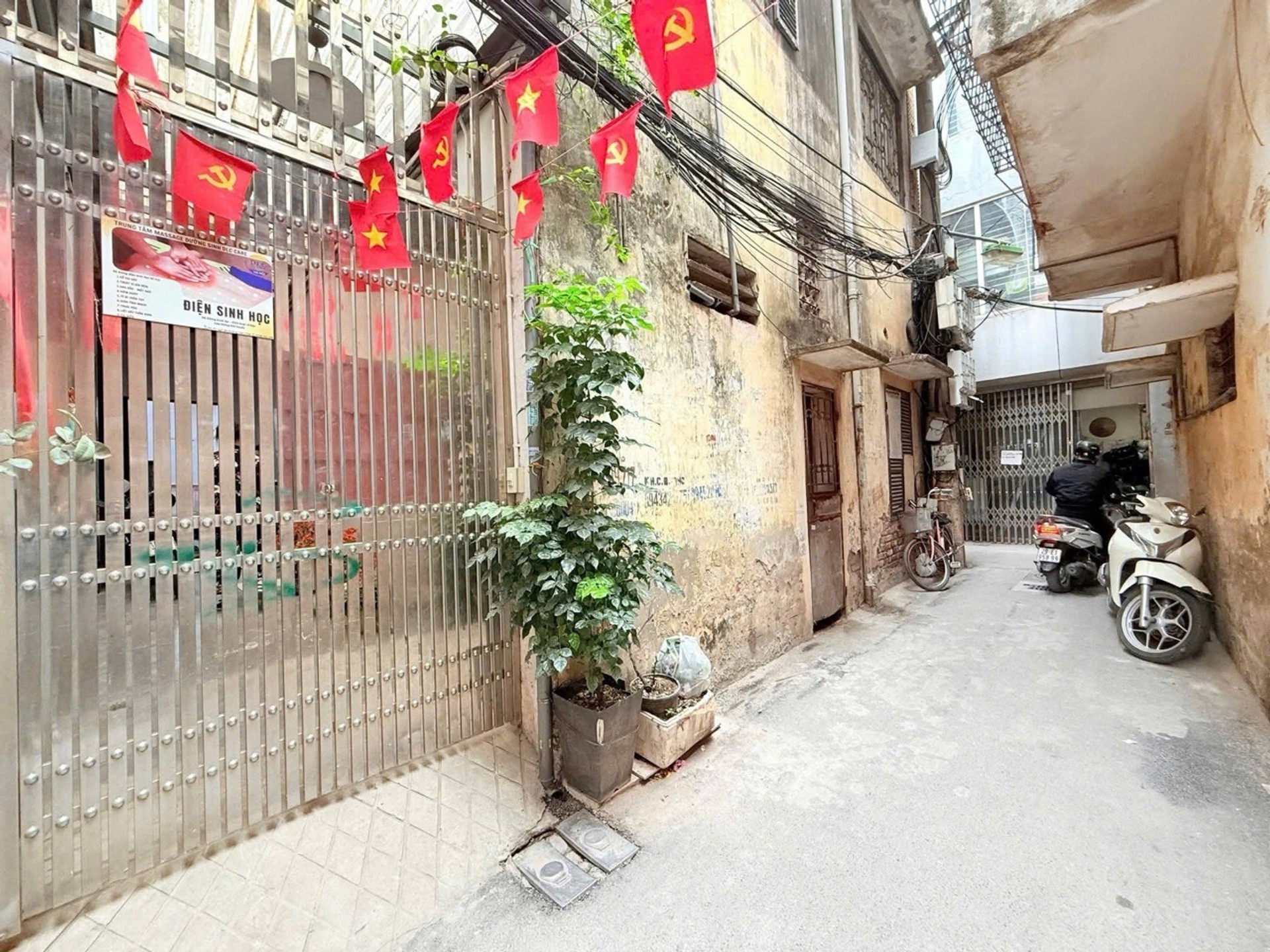 Bán nhà Hoàng Văn Thái - diện tích 64m2 4 tầng - Ô TÔ 20M - giá 12,5 tỷ