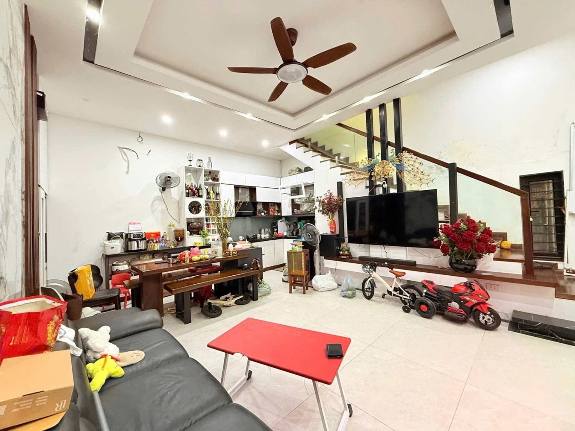 Bán nhà Hoàng Văn Thái - diện tích 64m2 4 tầng - Ô TÔ 20M - giá 12,5 tỷ