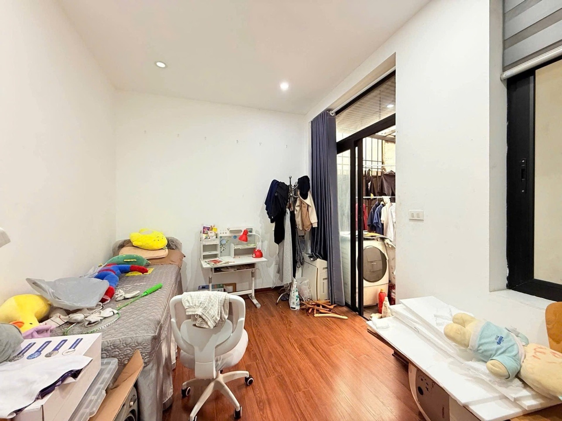 Bán nhà Hoàng Văn Thái - diện tích 64m2 4 tầng - Ô TÔ 20M - giá 12,5 tỷ