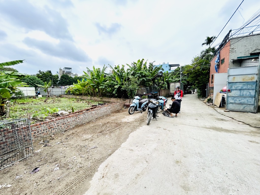 Bán nhà Nguyễn Khoái - diện tích 180m2 0 tầng - Ô TÔ - giá 16,5 tỷ