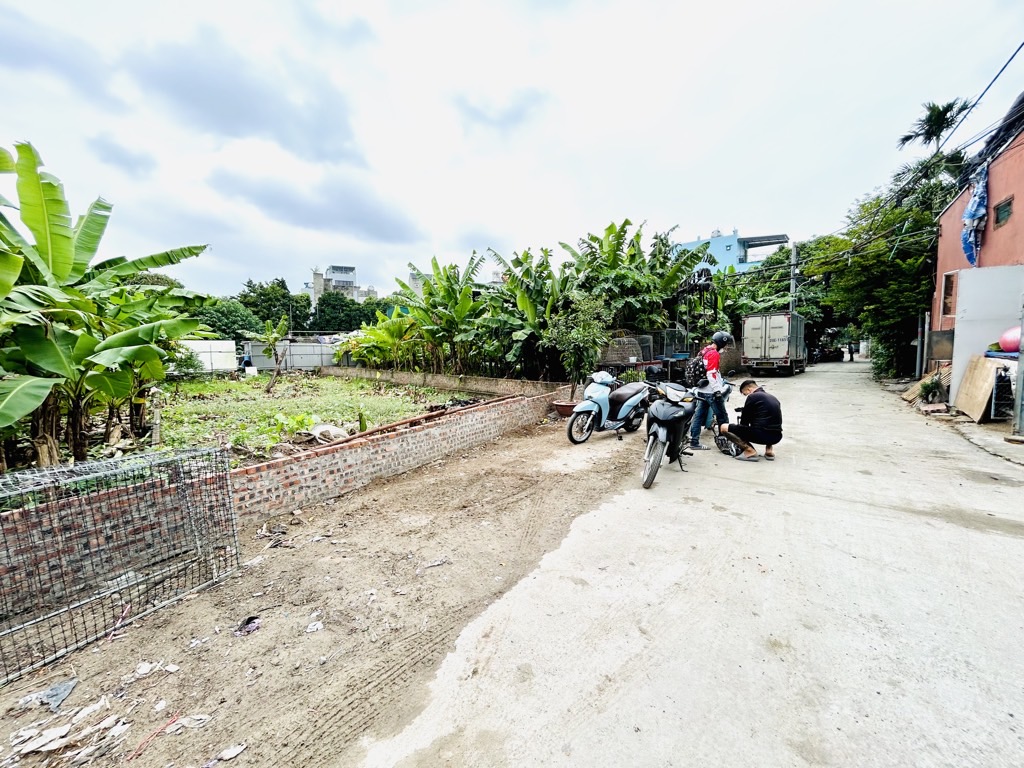 Bán nhà Nguyễn Khoái - diện tích 180m2 0 tầng - Ô TÔ - giá 16,5 tỷ