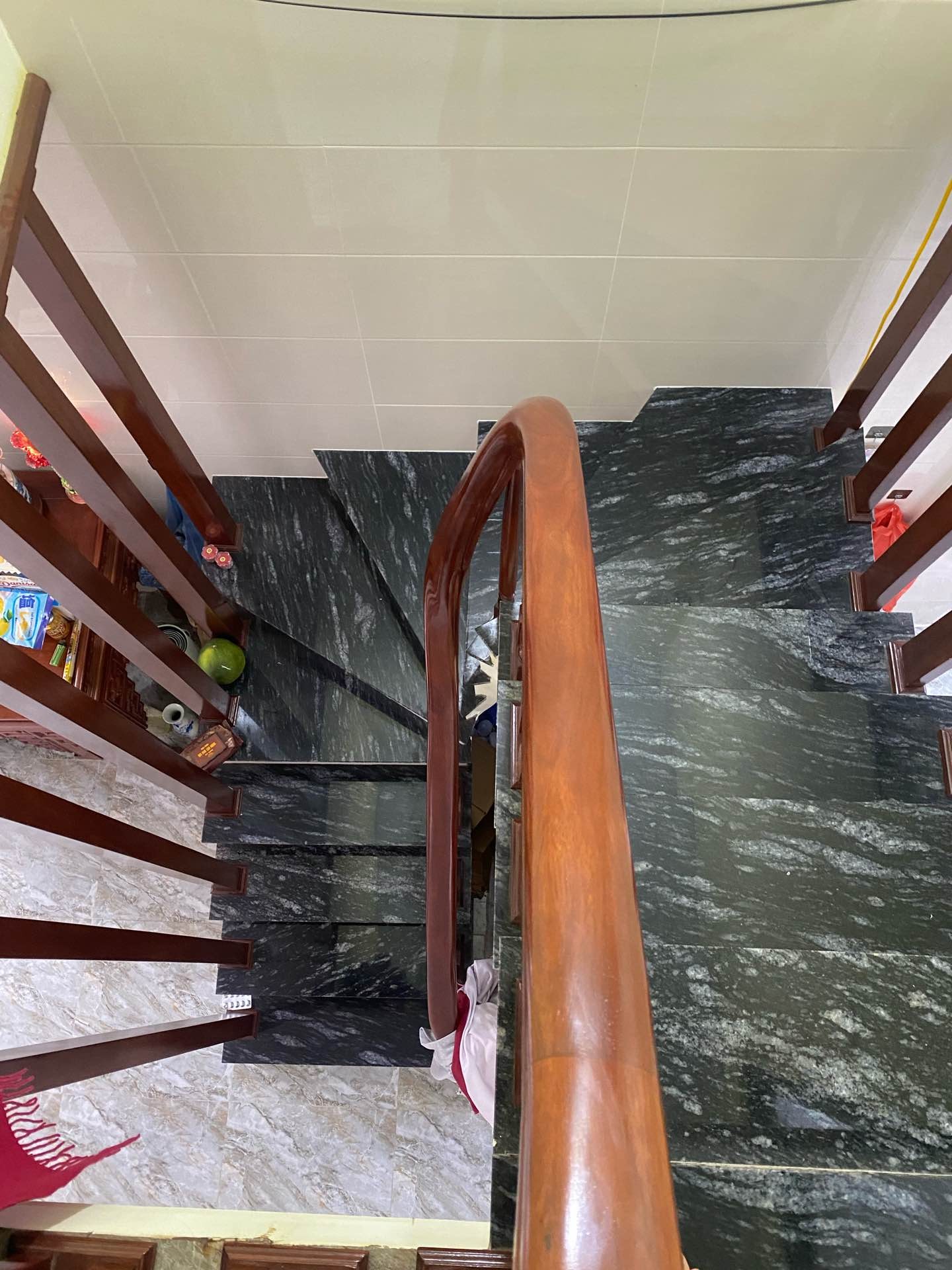 Bán nhà Lê Trọng Tấn - diện tích 31m2 2 tầng - ngõ ba gác đỗ cửa - giá 2,3 tỷ