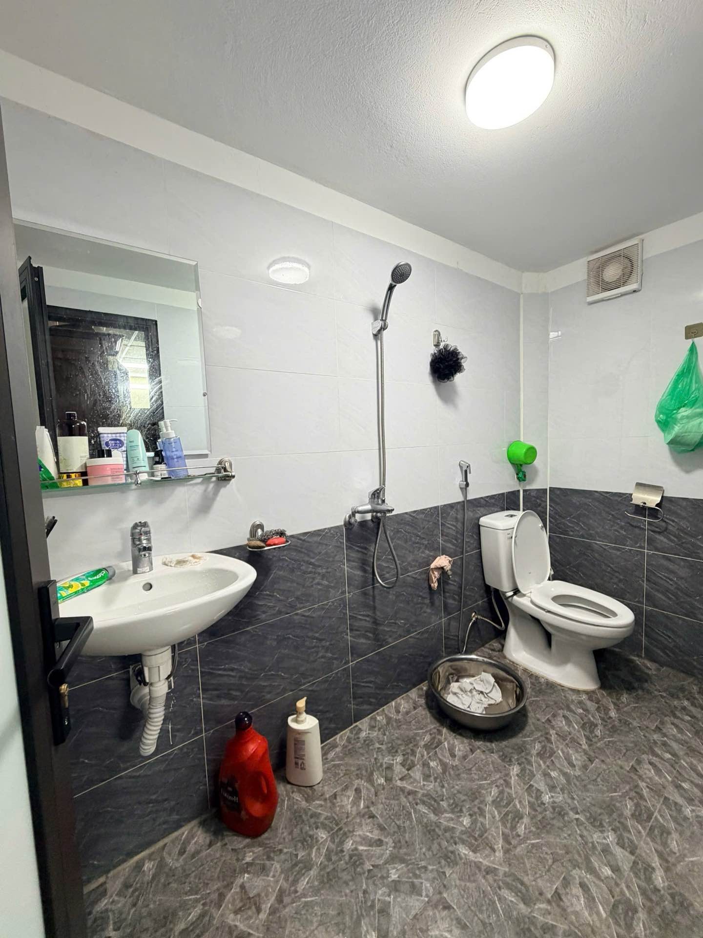 Bán nhà Lê Trọng Tấn - diện tích 31m2 2 tầng - ngõ ba gác đỗ cửa - giá 2,3 tỷ