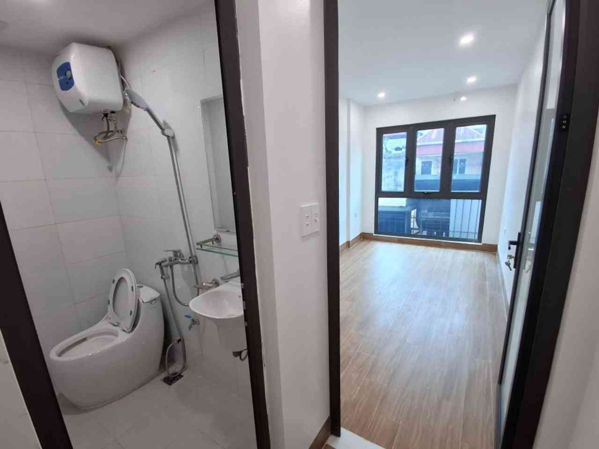 Bán nhà Bạch Đằng - diện tích 37m2 6 tầng - thang máy, sát ô tô - giá 8,5 tỷ