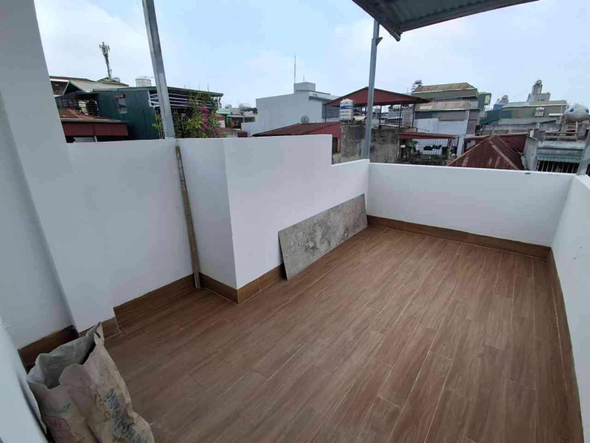 Bán nhà Bạch Đằng - diện tích 37m2 6 tầng - thang máy, sát ô tô - giá 8,5 tỷ