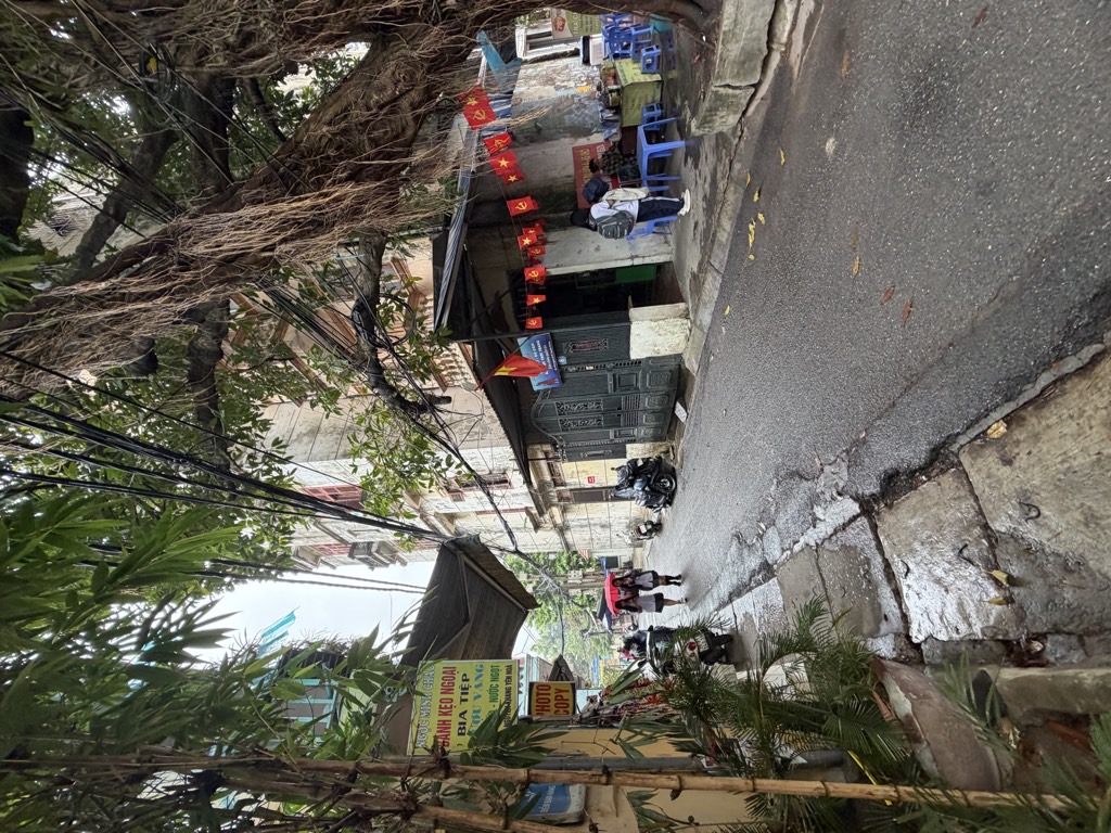 Bán nhà Nguyễn Khang - diện tích 67m2 4 tầng - Mặt phố, lô góc hai mặt thoáng - giá 39 tỷ