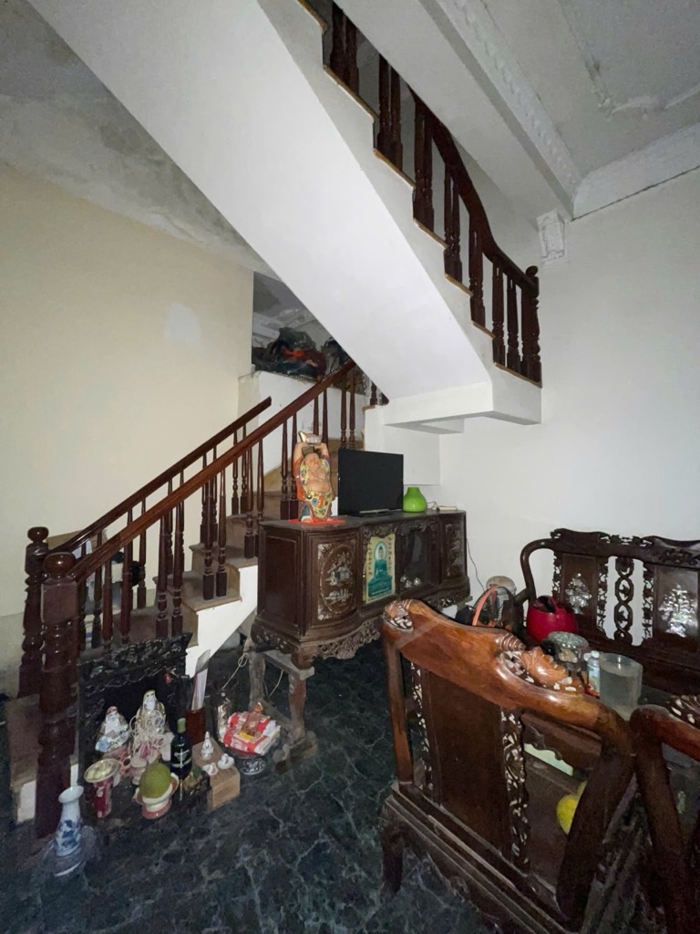 Bán nhà Nguyễn Khang - diện tích 67m2 4 tầng - Mặt phố, lô góc hai mặt thoáng - giá 39 tỷ