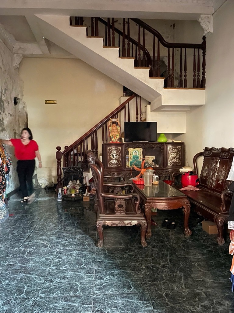 Bán nhà Nguyễn Khang - diện tích 67m2 4 tầng - Mặt phố, lô góc hai mặt thoáng - giá 39 tỷ