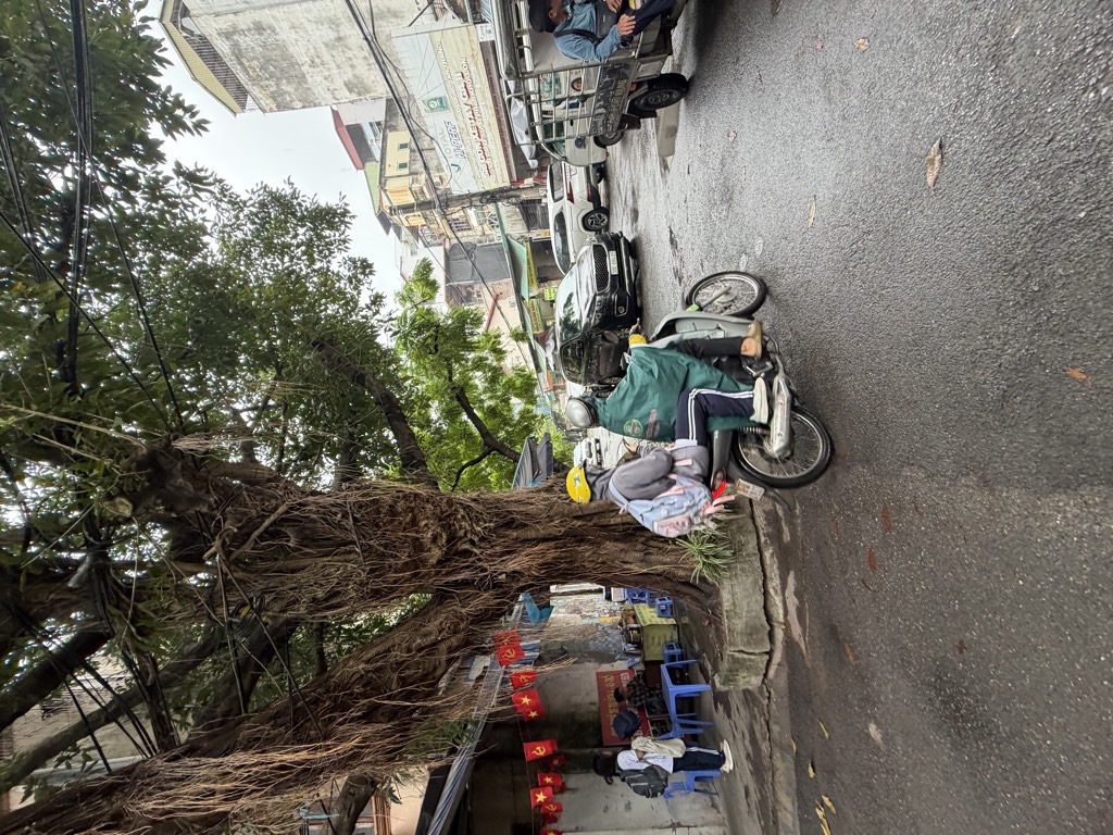 Bán nhà Nguyễn Khang - diện tích 67m2 4 tầng - Mặt phố, lô góc hai mặt thoáng - giá 39 tỷ