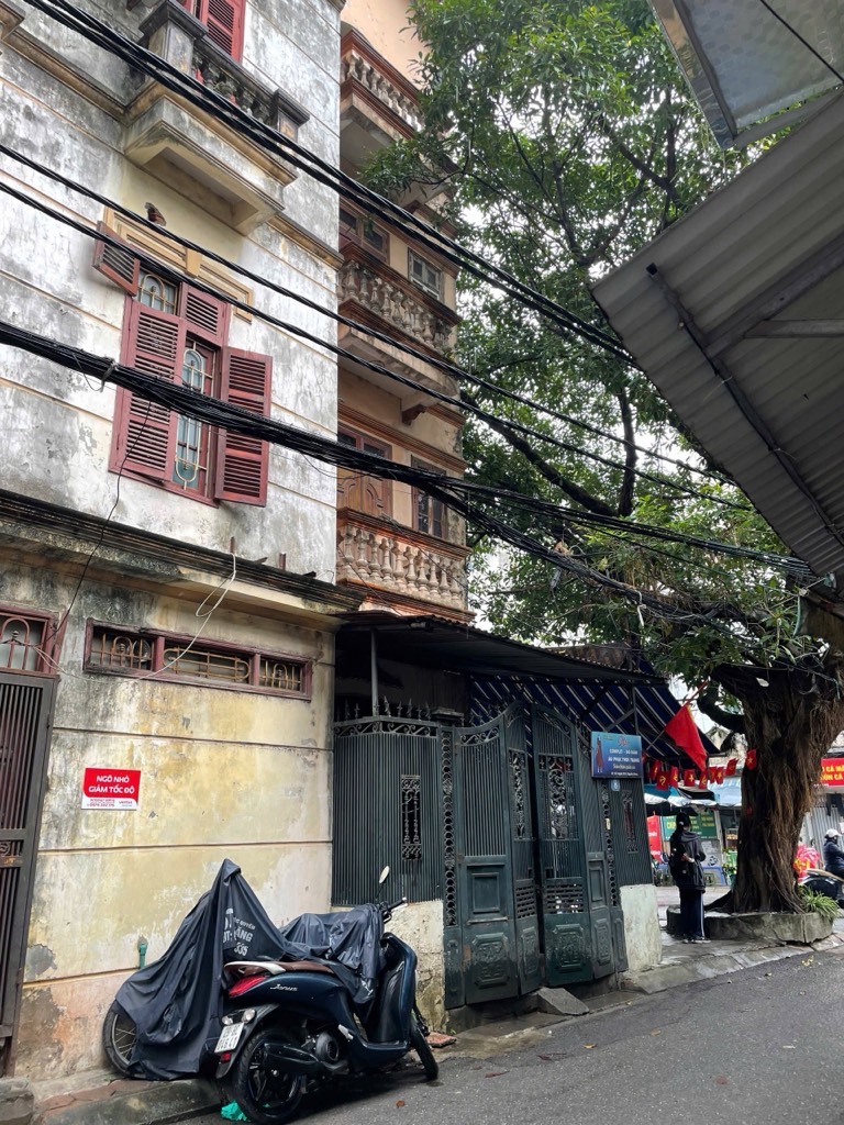 Bán nhà Nguyễn Khang - diện tích 67m2 4 tầng - Mặt phố, lô góc hai mặt thoáng - giá 39 tỷ