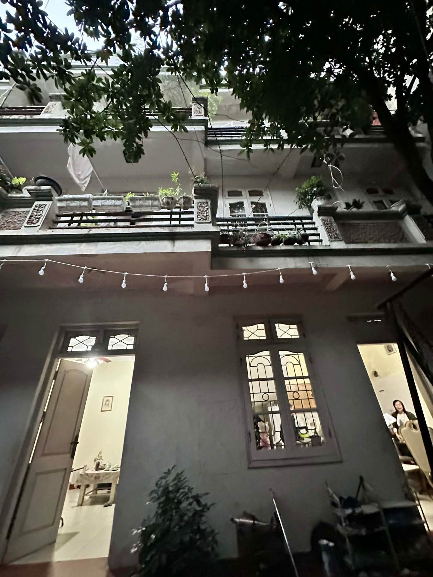 Bán nhà Chính Kinh - diện tích 179m2 3 tầng - Thoáng trước, sau - giá 49,5 tỷ