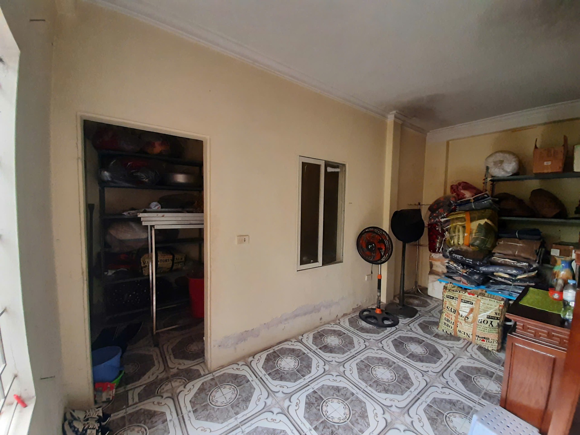 Bán nhà Kim Giang - diện tích 42m2 2 tầng - Mảnh đất hiếm - giá 9,5 tỷ