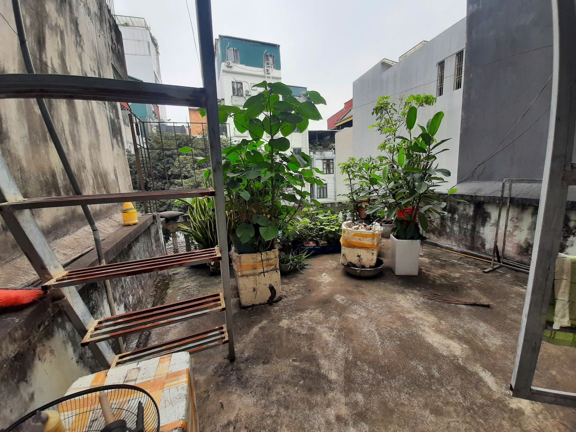 Bán nhà Kim Giang - diện tích 42m2 2 tầng - Mảnh đất hiếm - giá 9,5 tỷ
