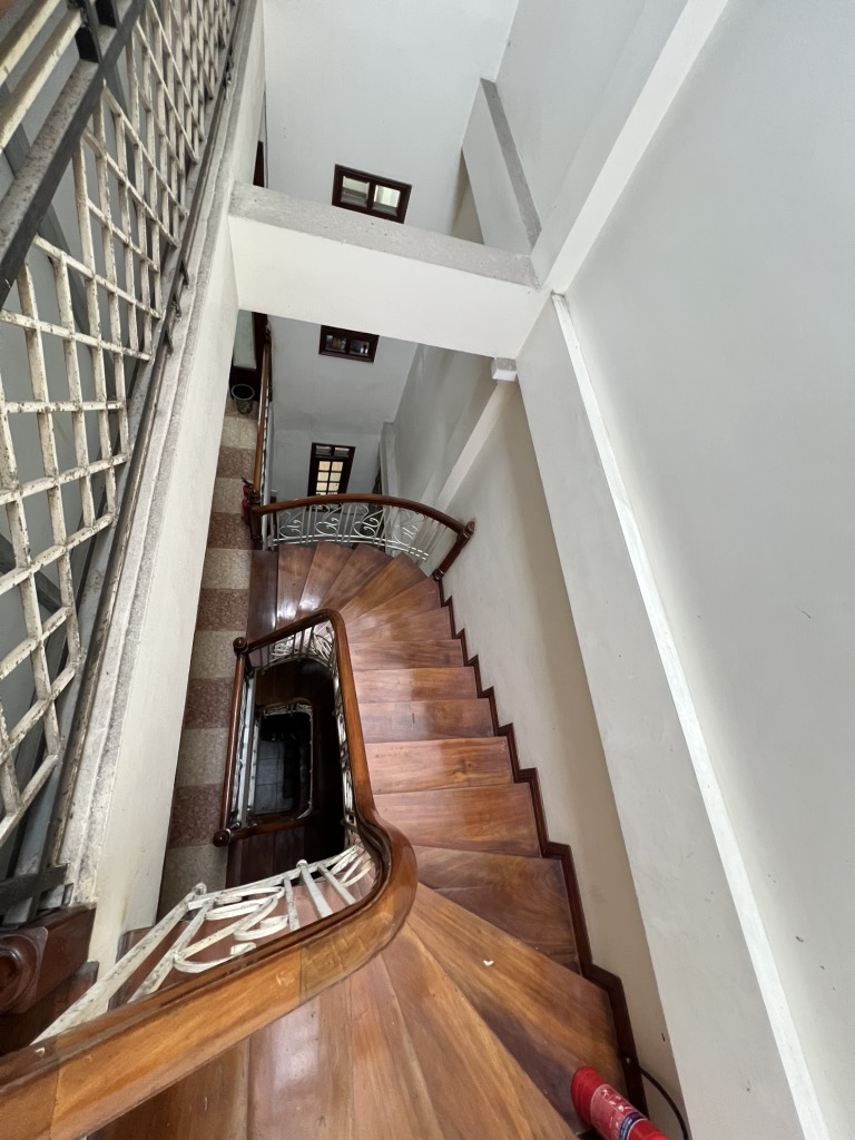 Bán nhà Tân Mai - diện tích 86m2 4 tầng - Ô TÔ VÀO NHÀ - giá 26 tỷ