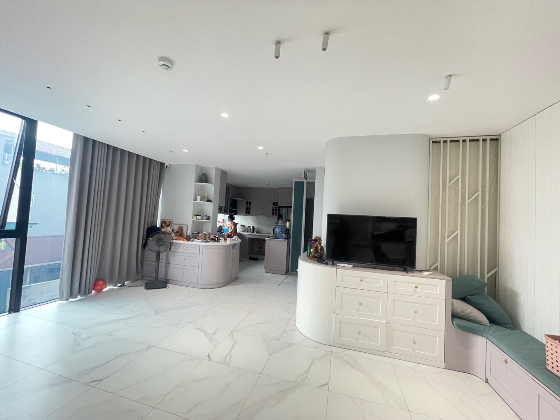 Bán nhà Hoàng Văn Thái - diện tích 44m2 7 tầng - Nhà đẹp đẳng cấp thượng lưu - giá 33 tỷ