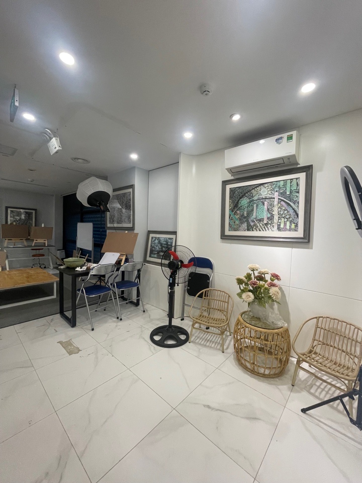 Bán nhà Hoàng Văn Thái - diện tích 44m2 7 tầng - Nhà đẹp đẳng cấp thượng lưu - giá 33 tỷ