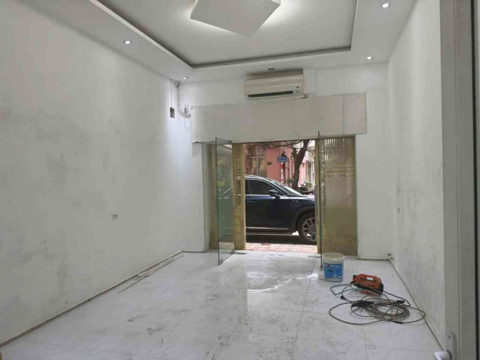 Bán nhà Kim Đồng - diện tích 56m2 5 tầng - ô tô tránh - giá 19,5 tỷ