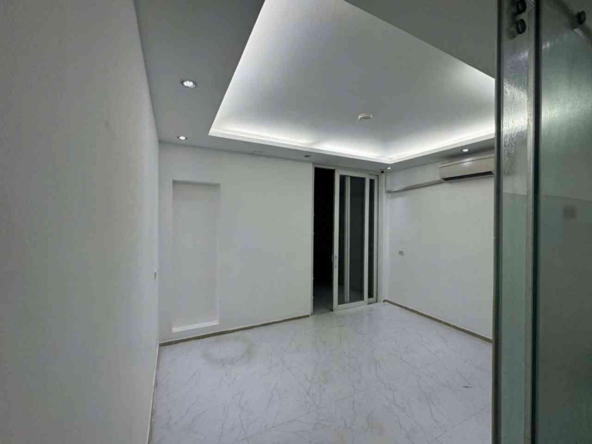 Bán nhà Kim Đồng - diện tích 56m2 5 tầng - ô tô tránh - giá 19,5 tỷ