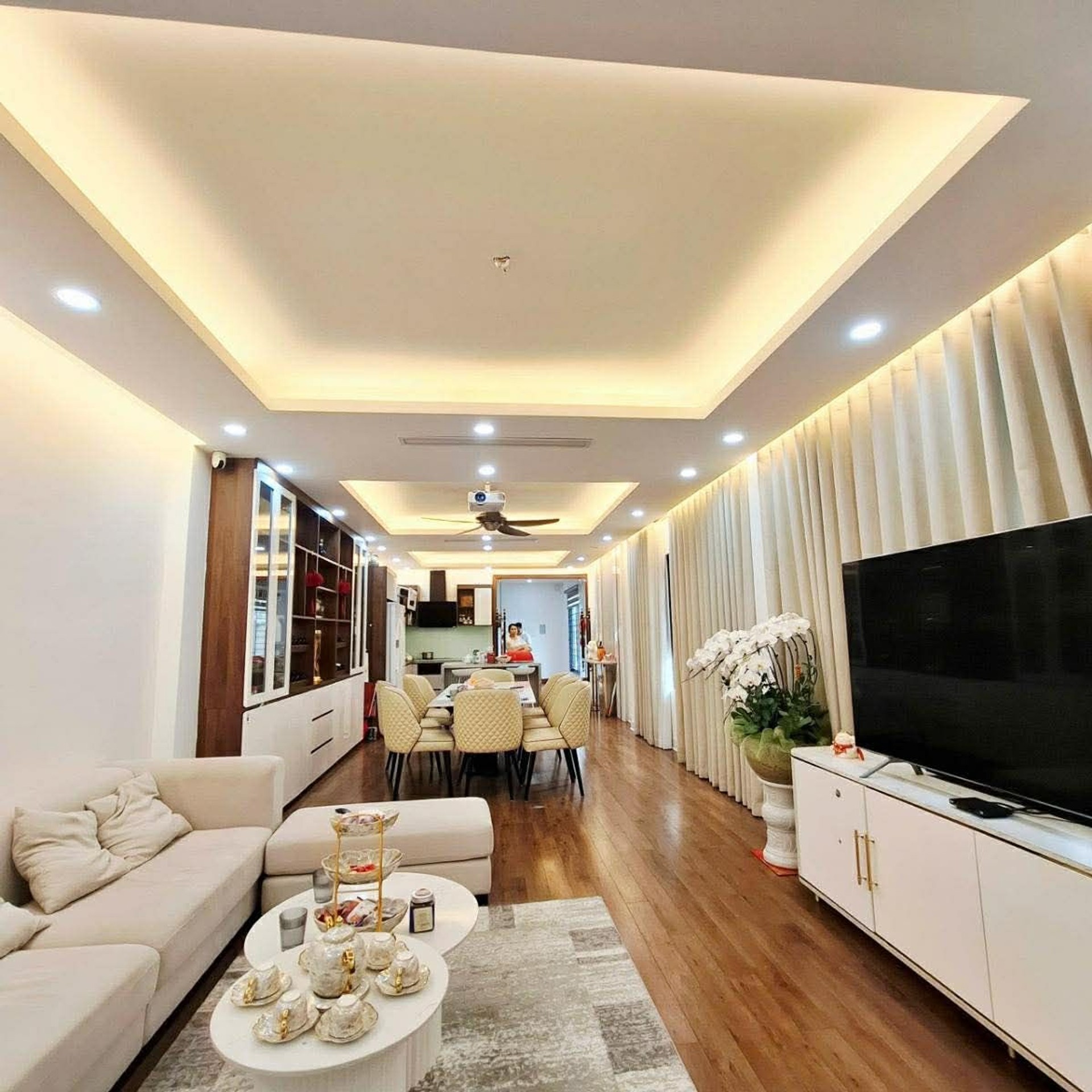 Bán nhà Vương Thừa Vũ - diện tích 57m2 7 tầng - Lô góc 3 mặt thoáng - giá 29,8 tỷ