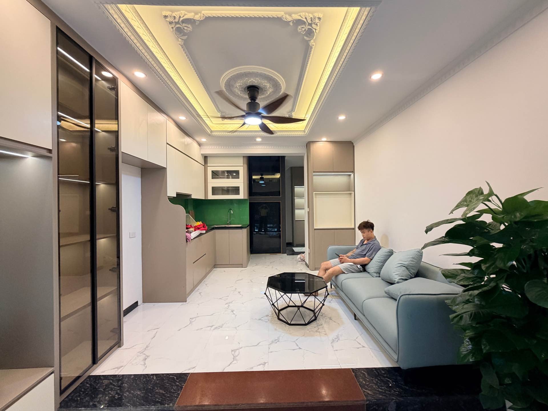Bán nhà Minh Khai - diện tích 33m2 5 tầng - Mặt ngõ thông, kinh doanh - giá 7,3 tỷ