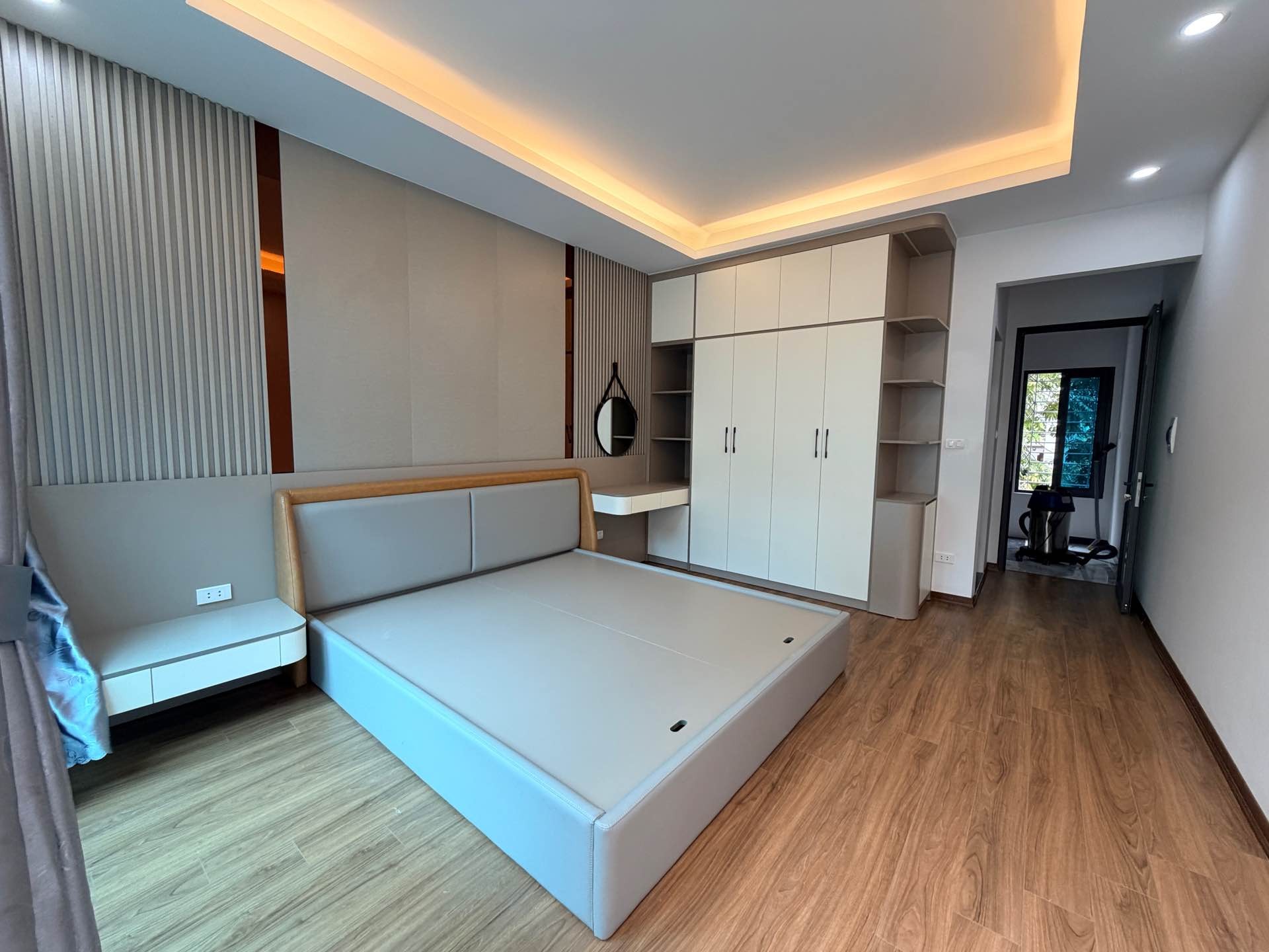 Bán nhà Minh Khai - diện tích 33m2 5 tầng - Mặt ngõ thông, kinh doanh - giá 7,3 tỷ