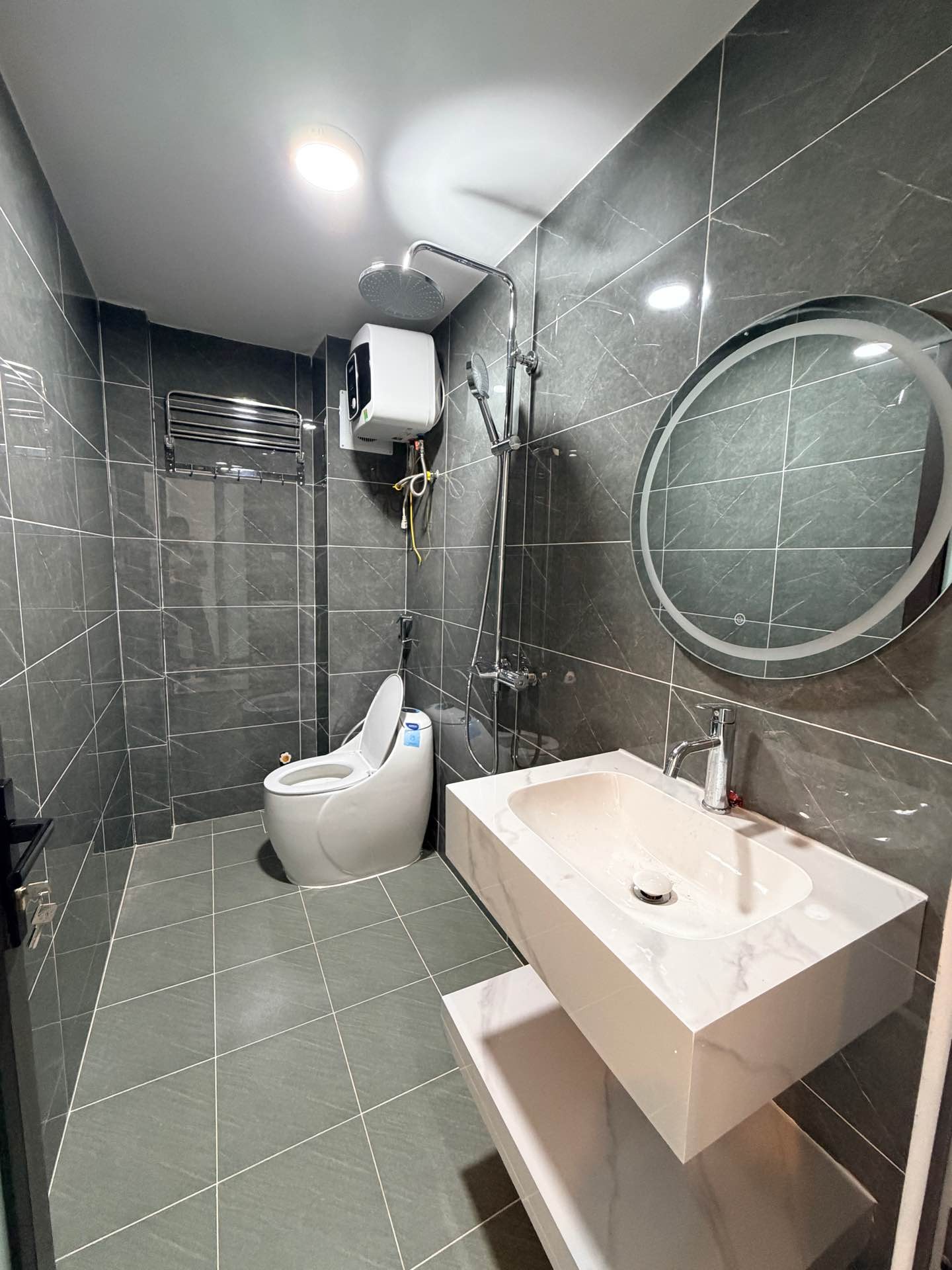 Bán nhà Minh Khai - diện tích 33m2 5 tầng - Mặt ngõ thông, kinh doanh - giá 7,3 tỷ